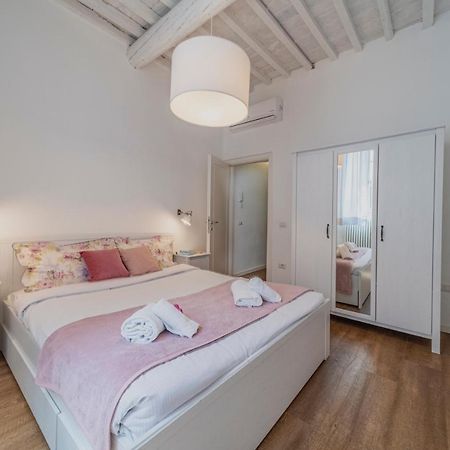 32 Nero - Florence Apartment San Niccolo ภายนอก รูปภาพ