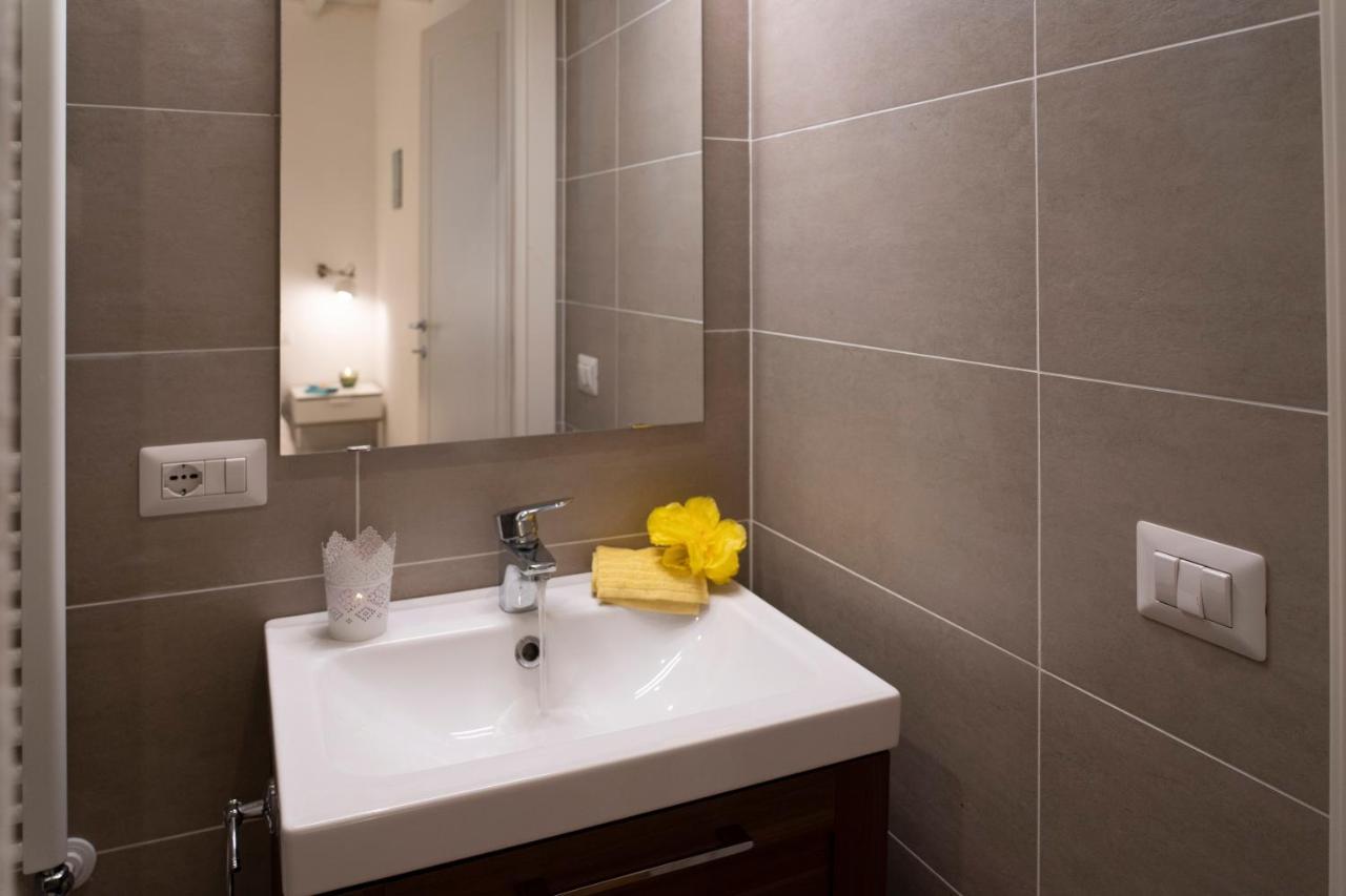 32 Nero - Florence Apartment San Niccolo ภายนอก รูปภาพ