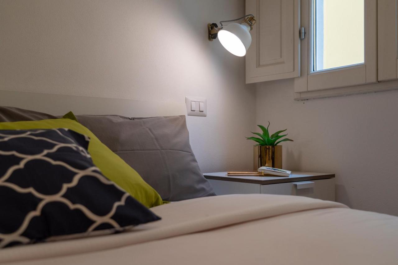 32 Nero - Florence Apartment San Niccolo ภายนอก รูปภาพ