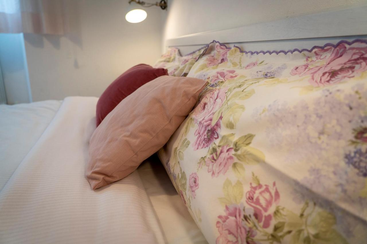 32 Nero - Florence Apartment San Niccolo ภายนอก รูปภาพ