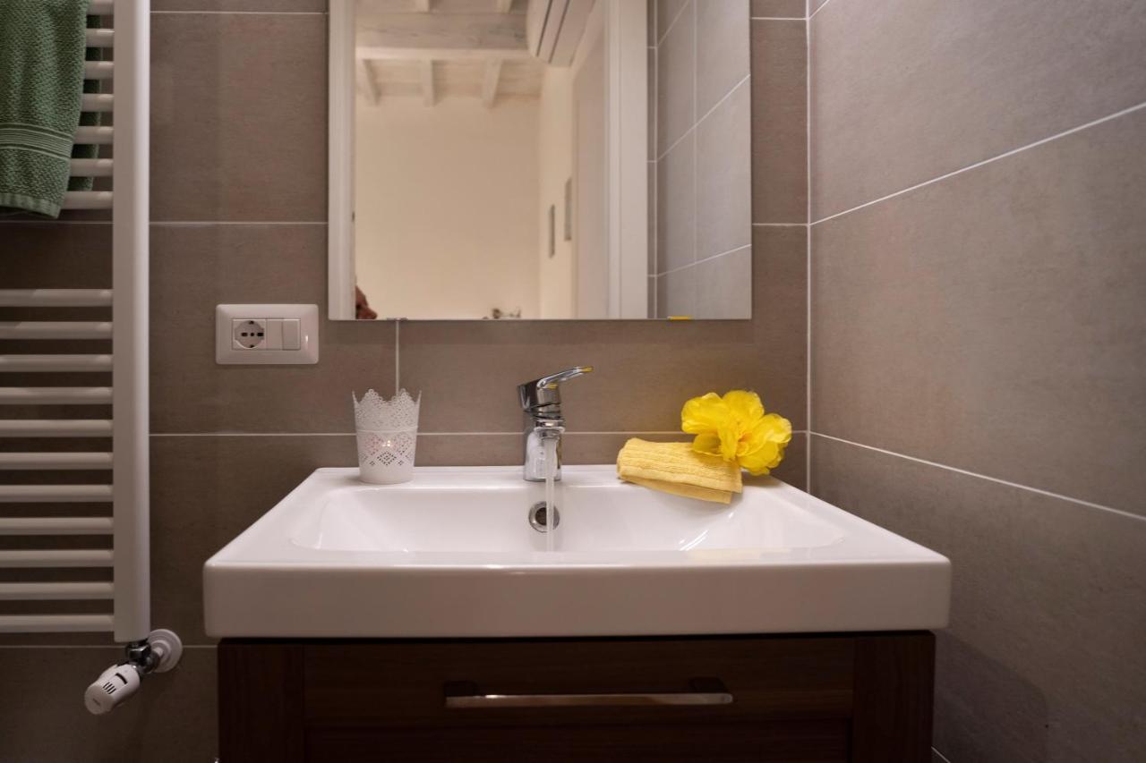 32 Nero - Florence Apartment San Niccolo ภายนอก รูปภาพ