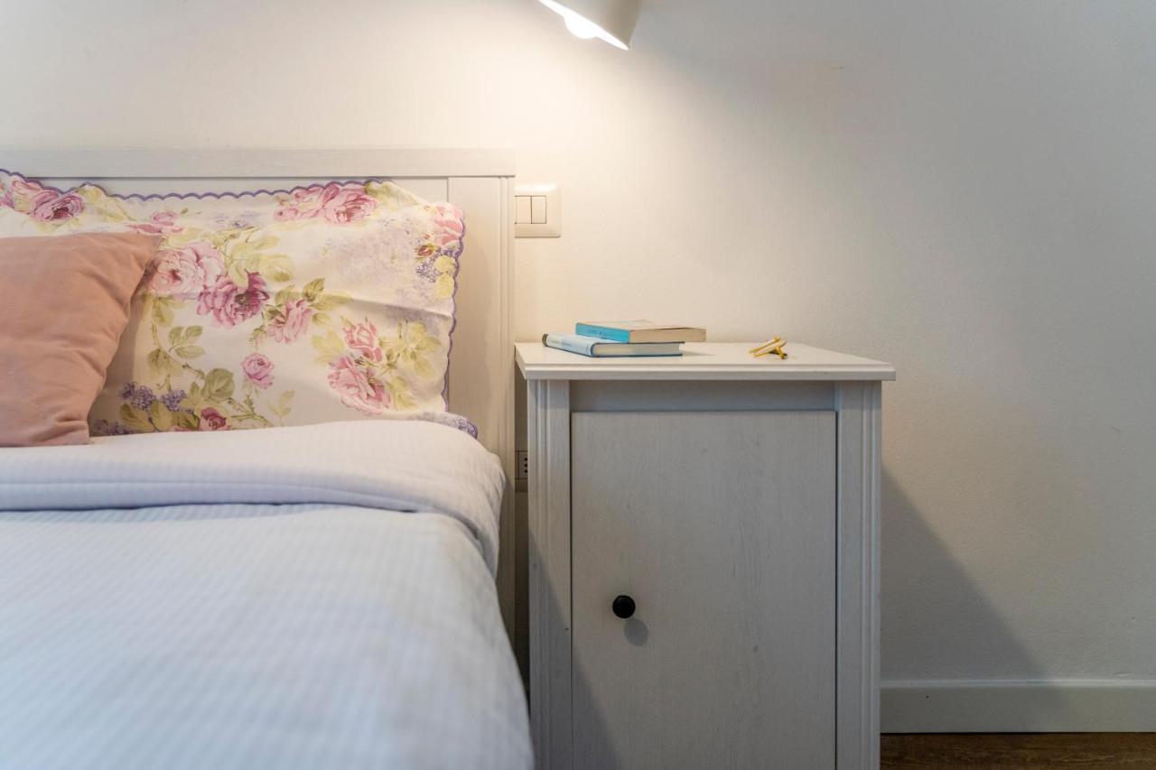 32 Nero - Florence Apartment San Niccolo ภายนอก รูปภาพ